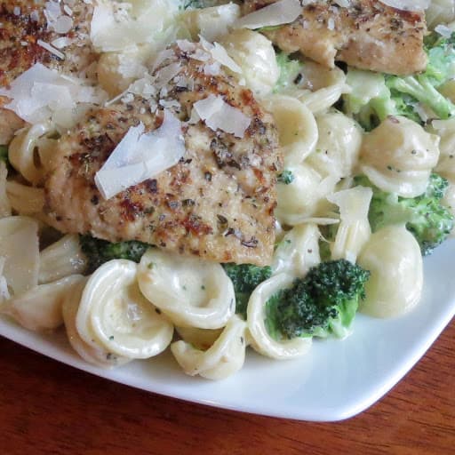 One-Pan Garlic Herb Chicken with Broccoli