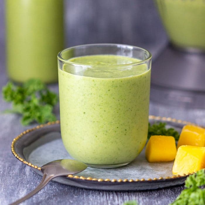 Kale and Mango Smoothie