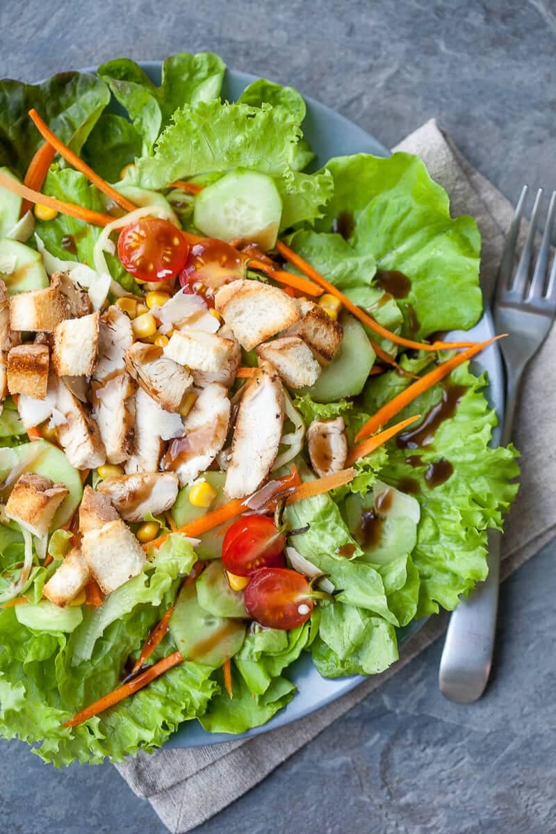 Mixed Greens with Chicken Thighs